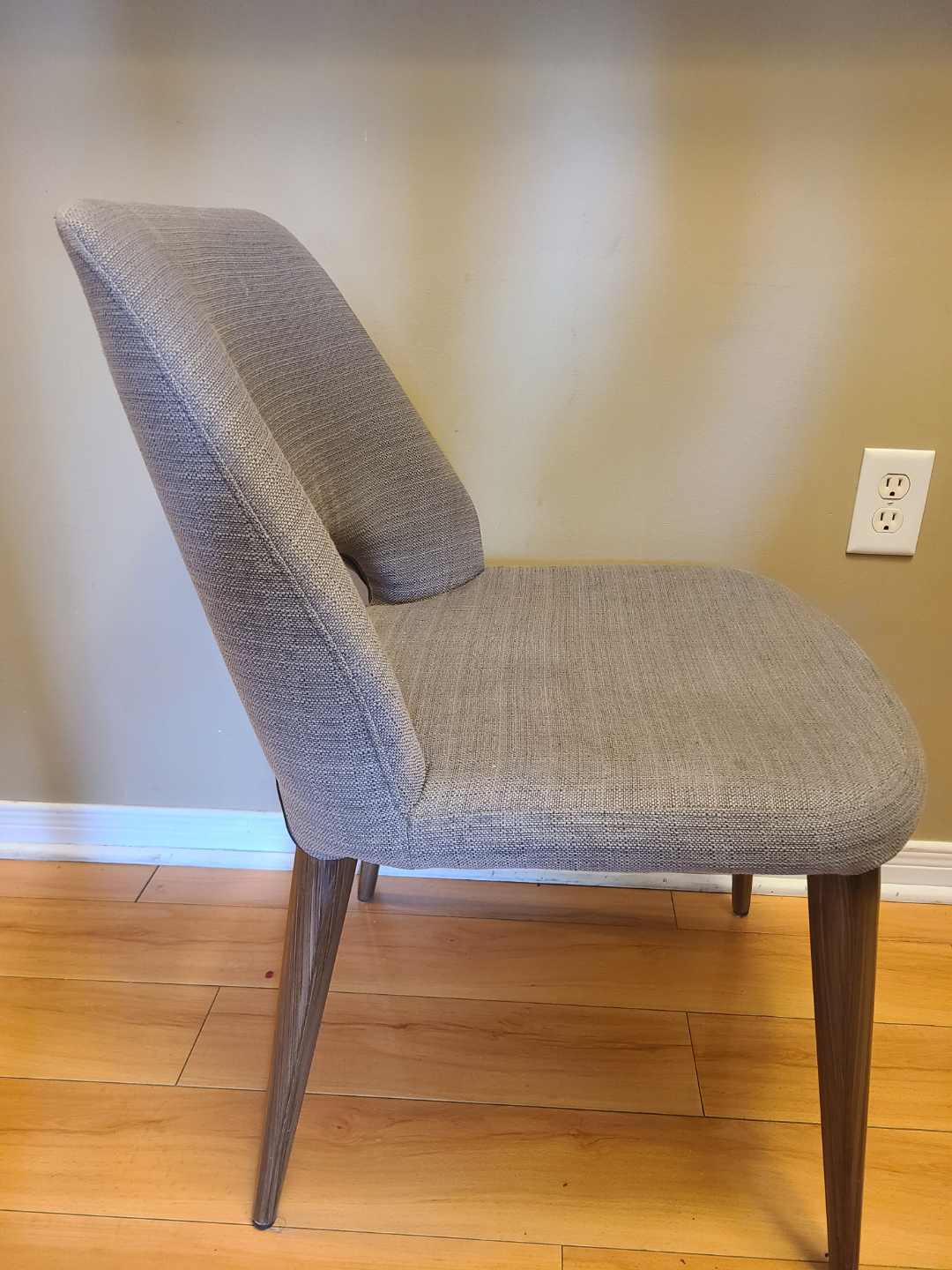 4 chairs for $20! - photo 2