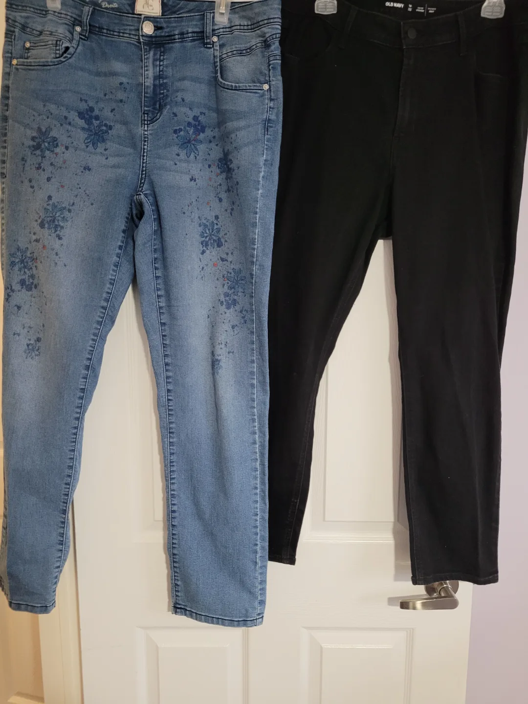 Assorted  Ladies jeans and dress pants - Large to Xlarge image indicator(2)