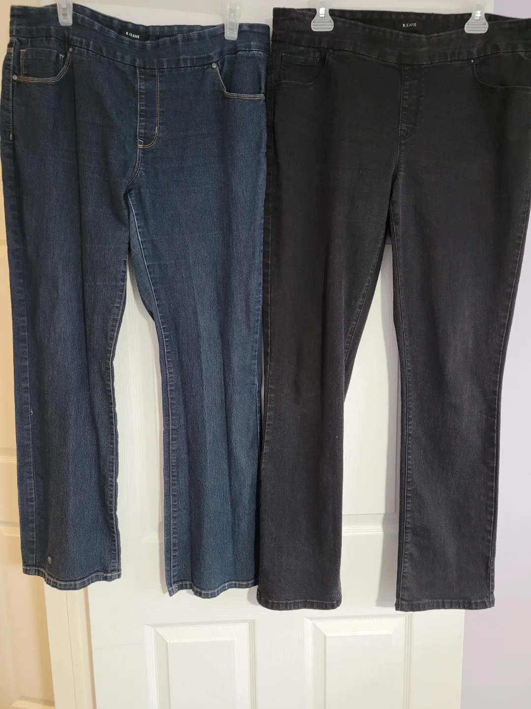 Assorted  Ladies jeans and dress pants - Large to Xlarge image indicator(3)