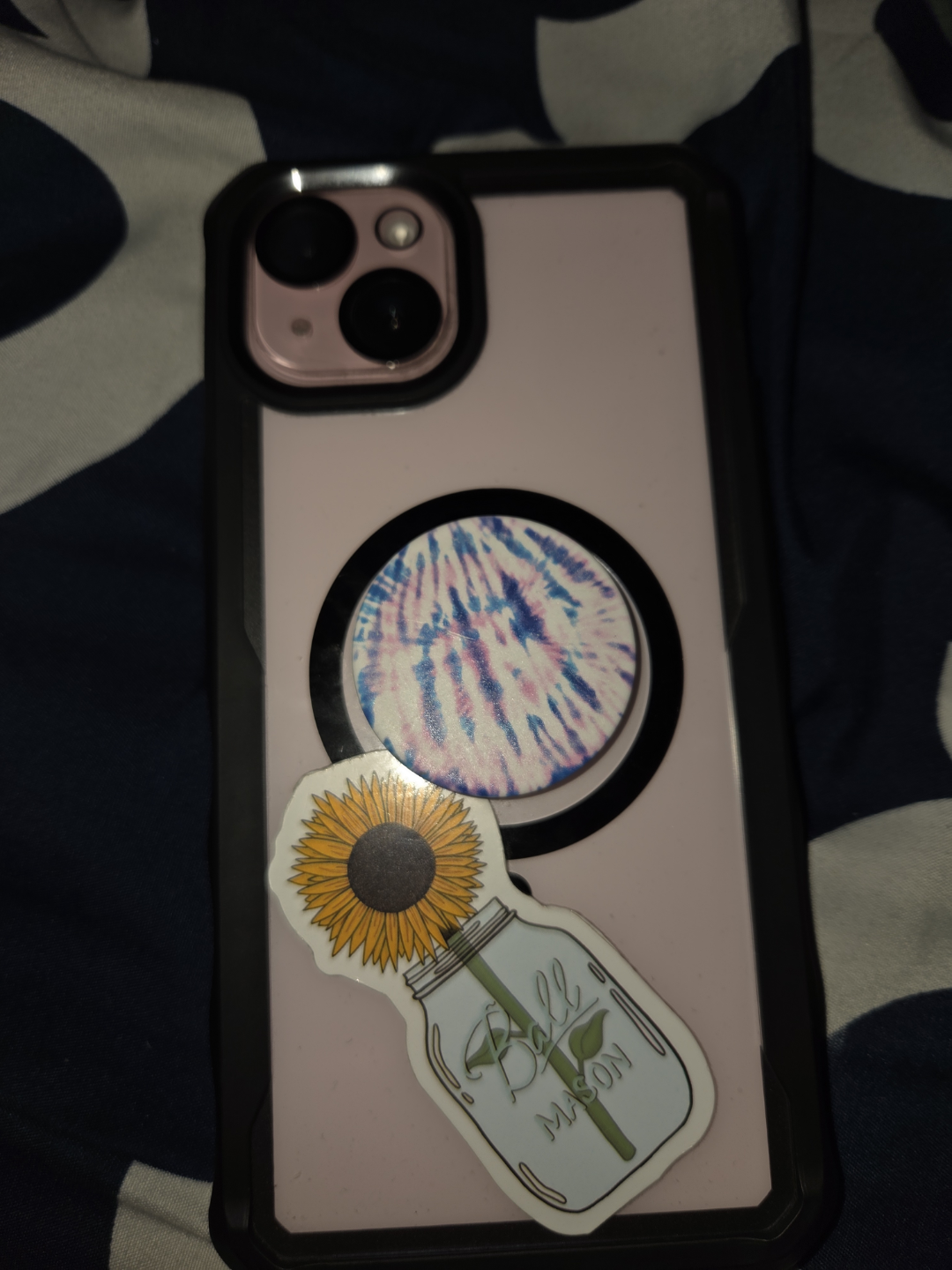iPhone 15 plus with Case & Pop Socket - photo 2