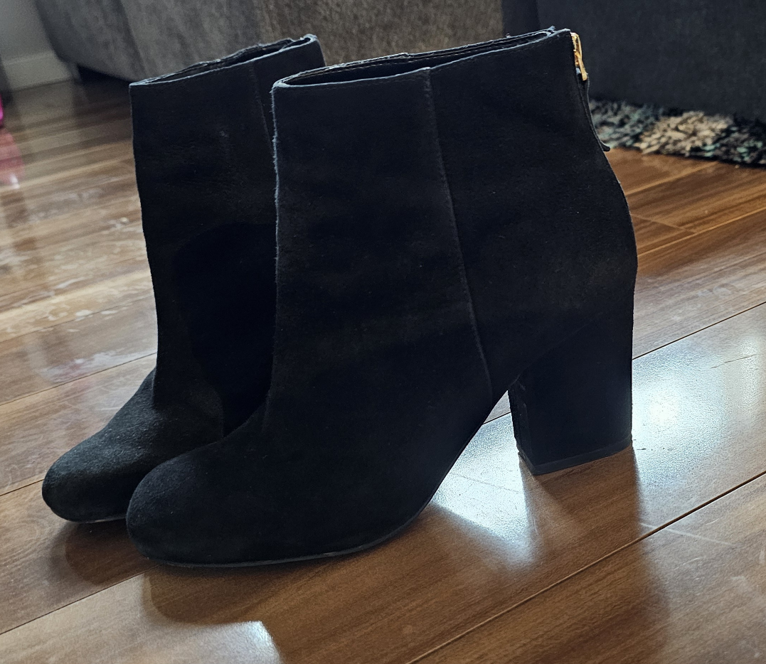 Women's Black Suede Ankle Boots - Size 7