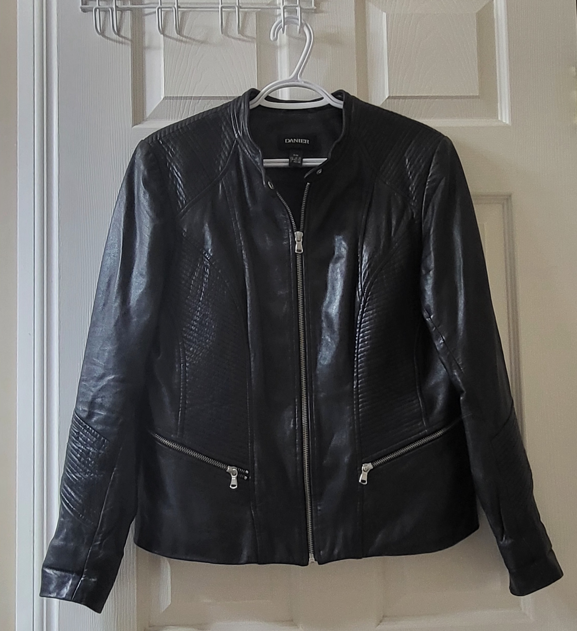 DANIER Black Leather Jacket - Size M