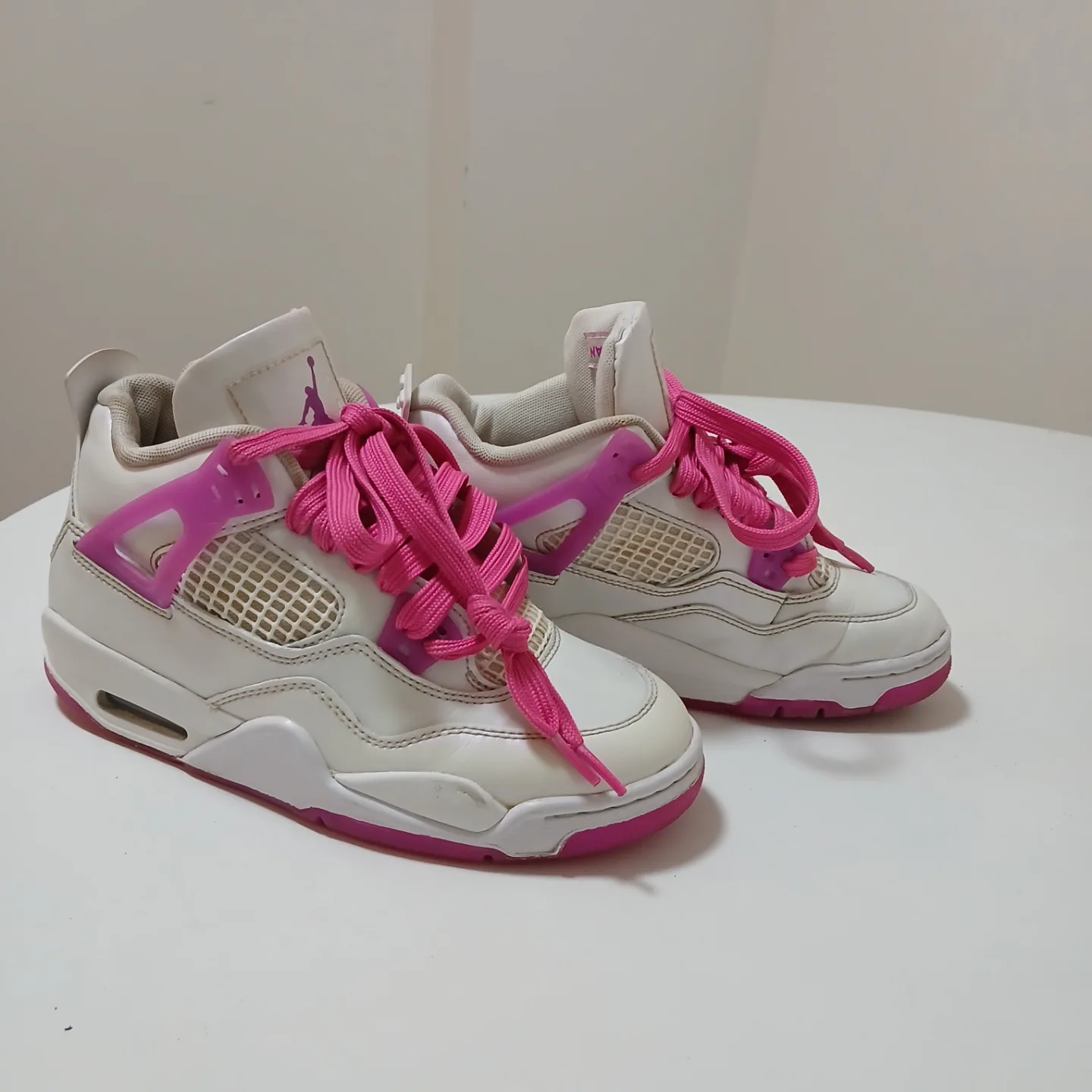 Girls' Air Jordan 4 Retro Sneakers - Size 4 image indicator(2)