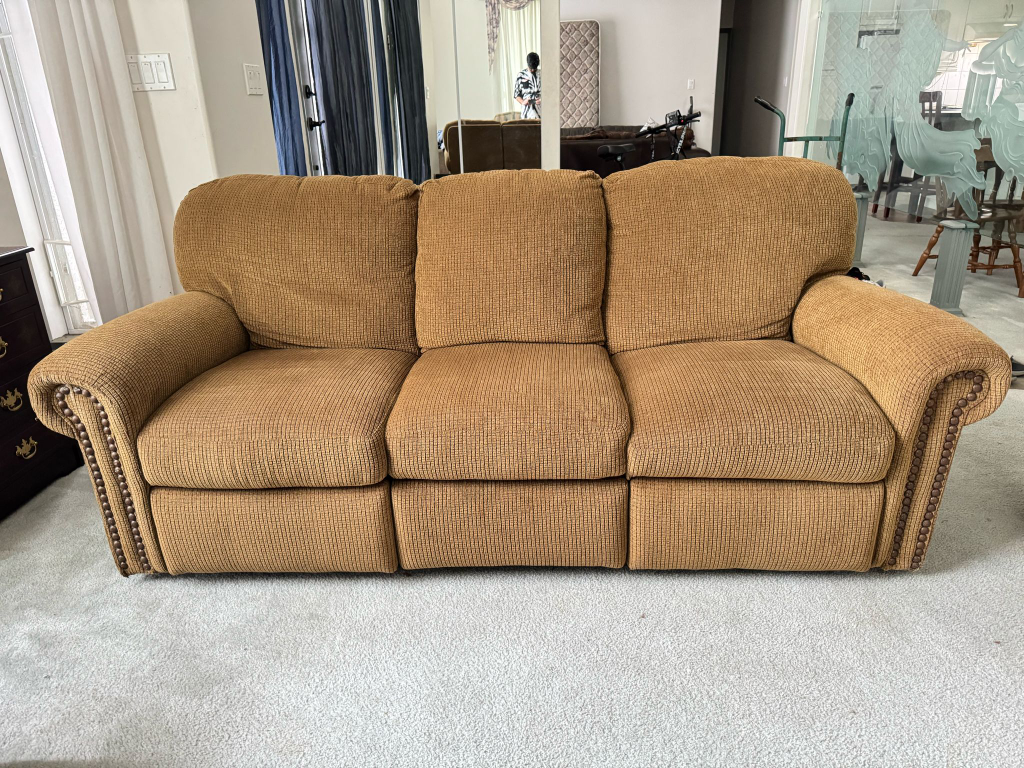 Brown Recliner Sofa ‼️Price Slashed