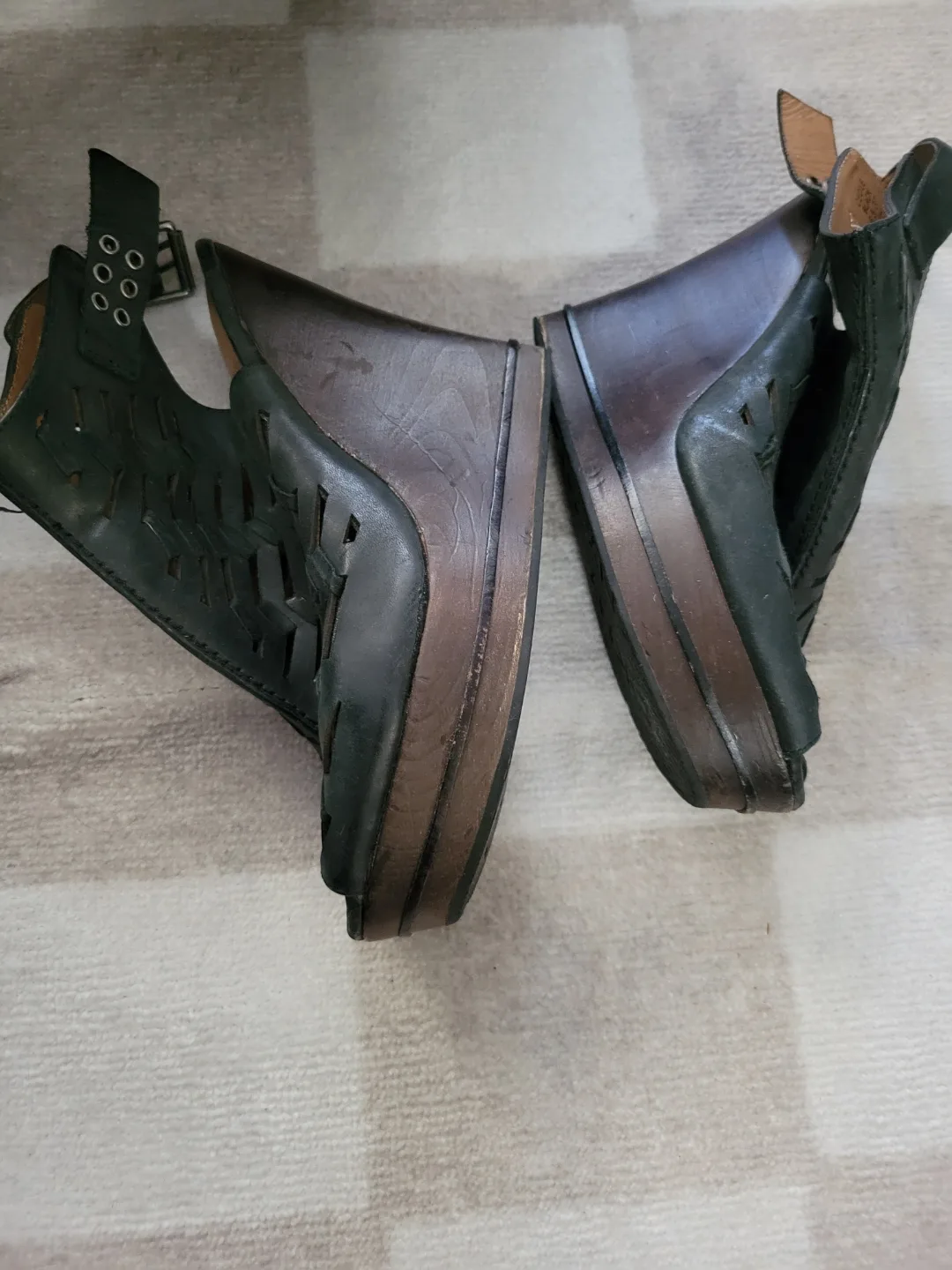 DKNY Cecile Black Leather Wedge Sandals - Size 6.5/37 image indicator(3)