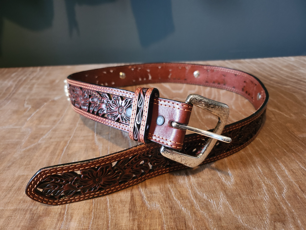 Hand Tooled Leather Belt Size 30 - photo 2