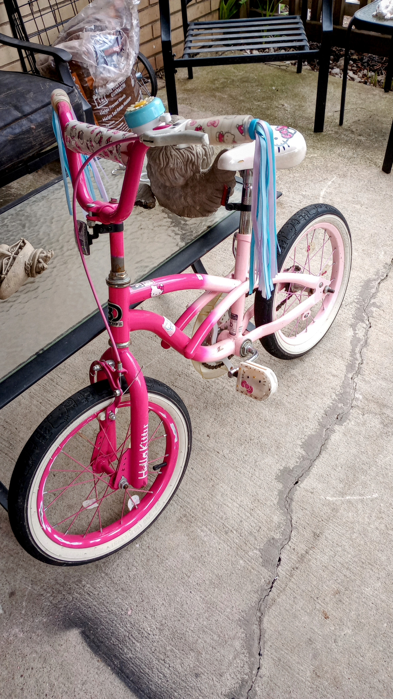 BIKE GIRLS 18" HELLO KITTY