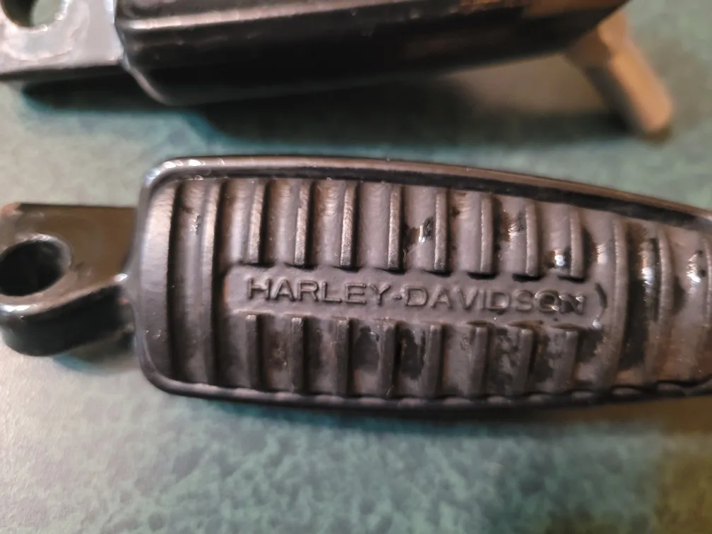 Harley Davidson Motorcycle Foot Pegs image indicator(3)