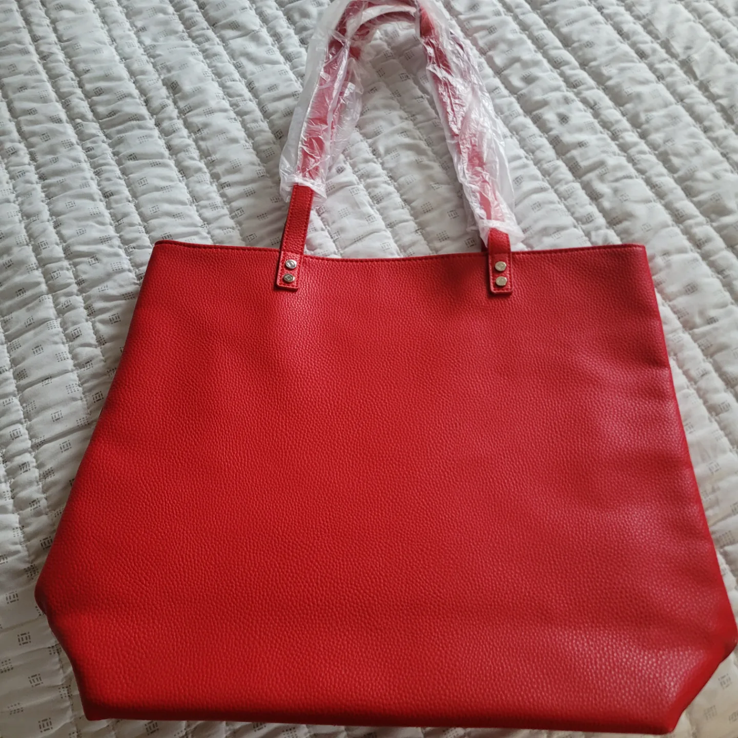 Jewell by Thirty-One Red Tote Bag image indicator(2)