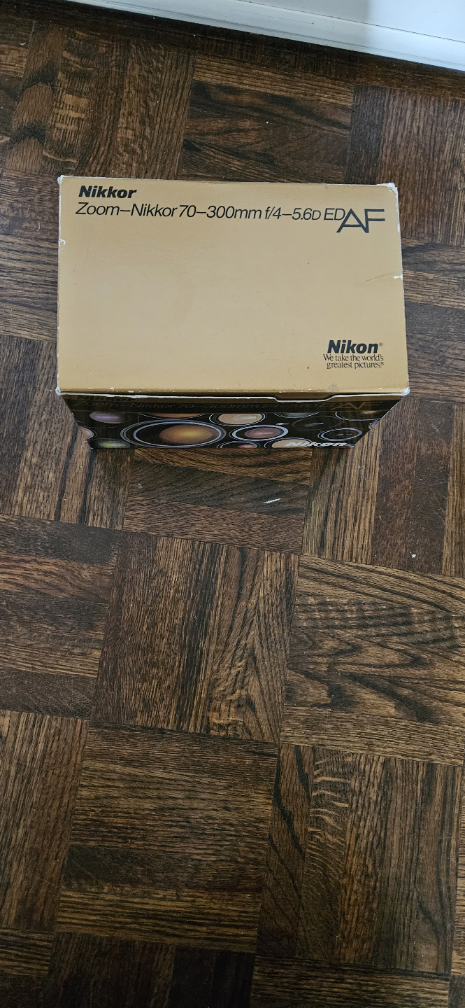 Nikon AF Nikkor 70-300mm f/4-5.6 ED Zoom Lens - photo 2