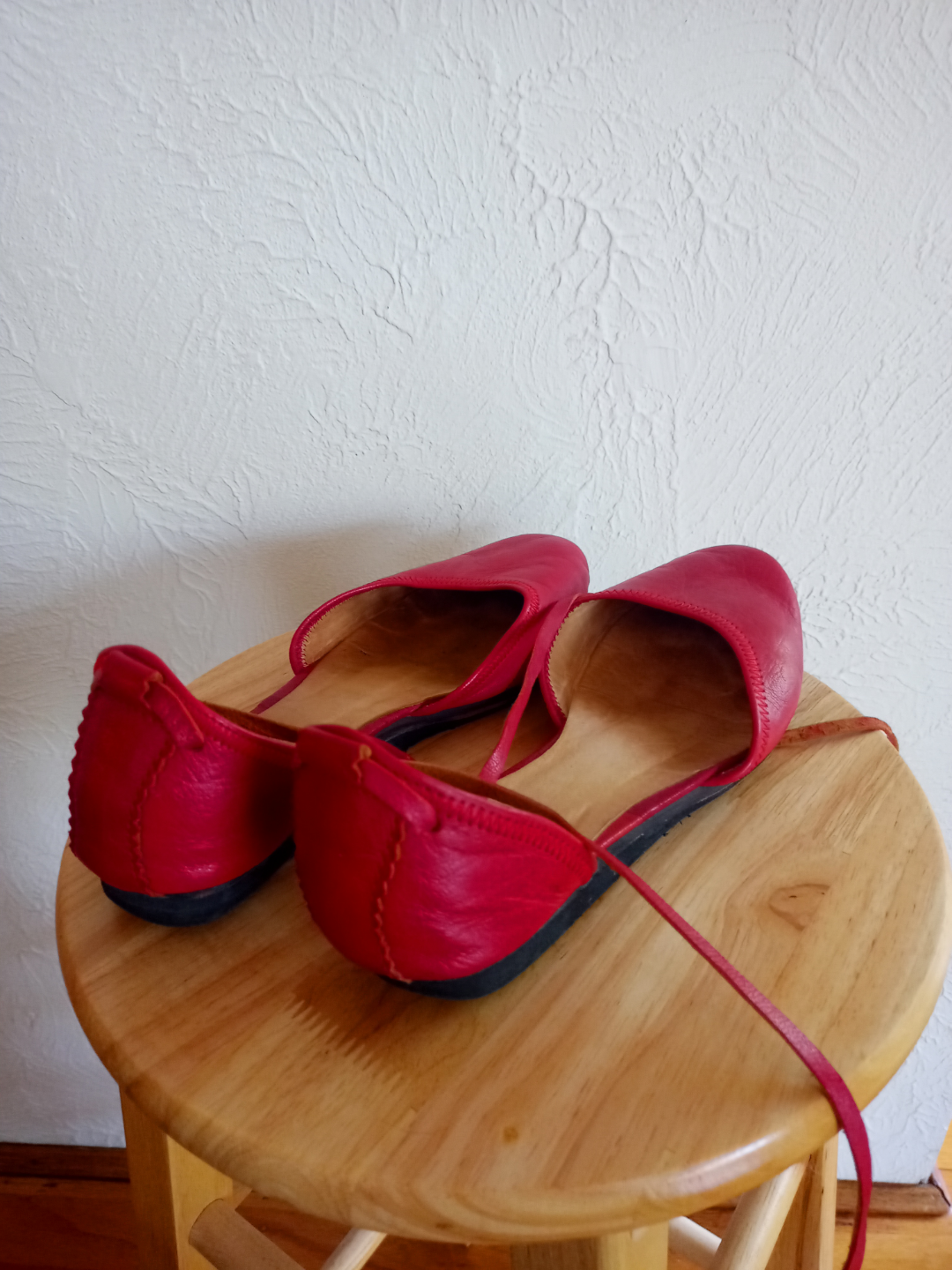 Red Leather Tie-Up Flats - photo 2