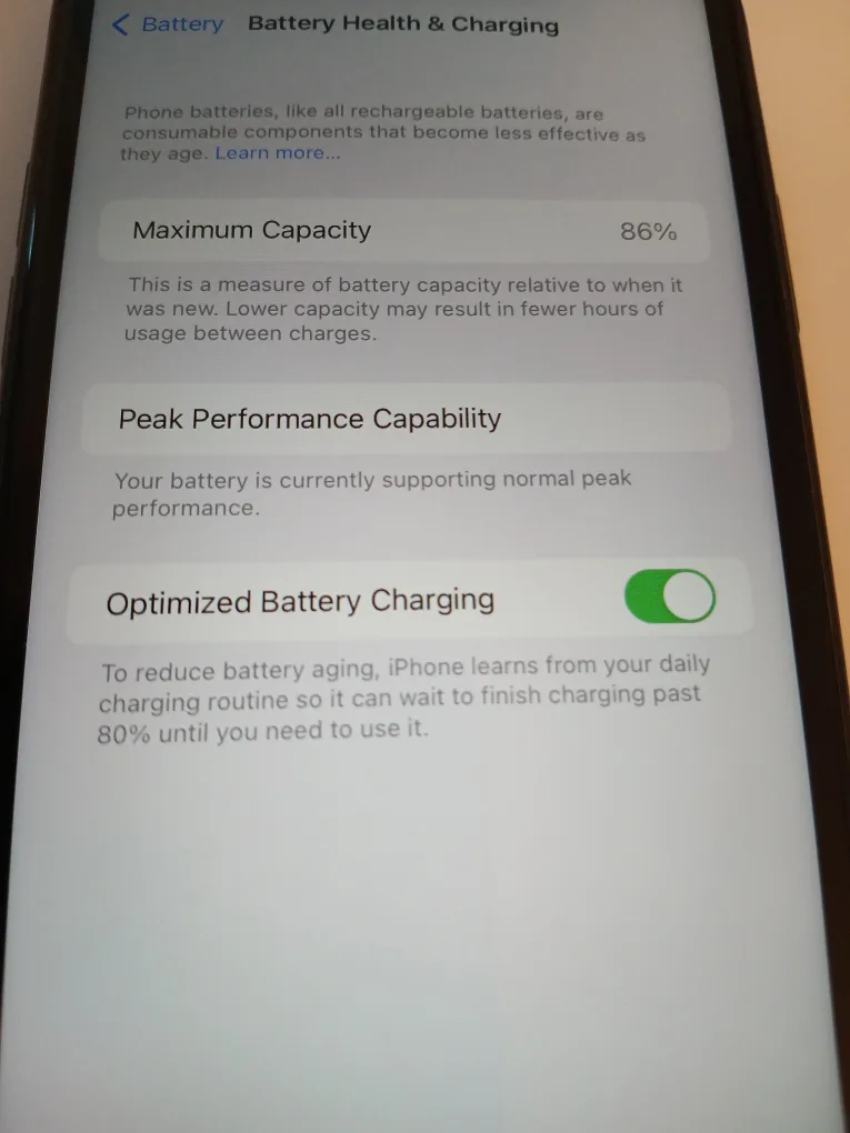 iPhone XR 64Gb great condition image indicator(2)