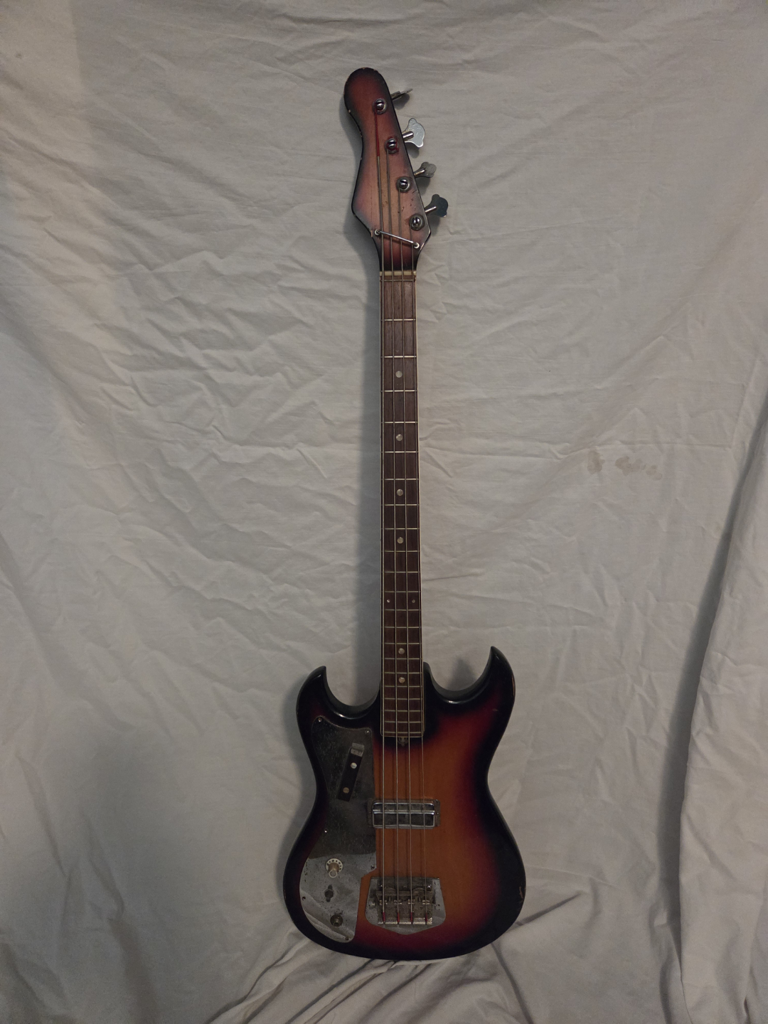 Vintage 4-string Bass Guitar Sunburst Finish