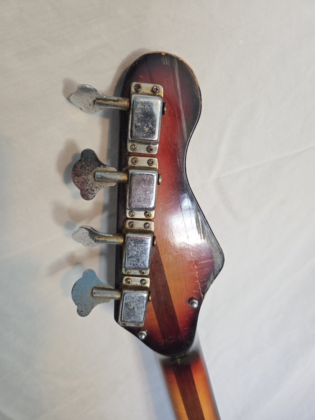 Vintage 4-string Bass Guitar Sunburst Finish - photo 4