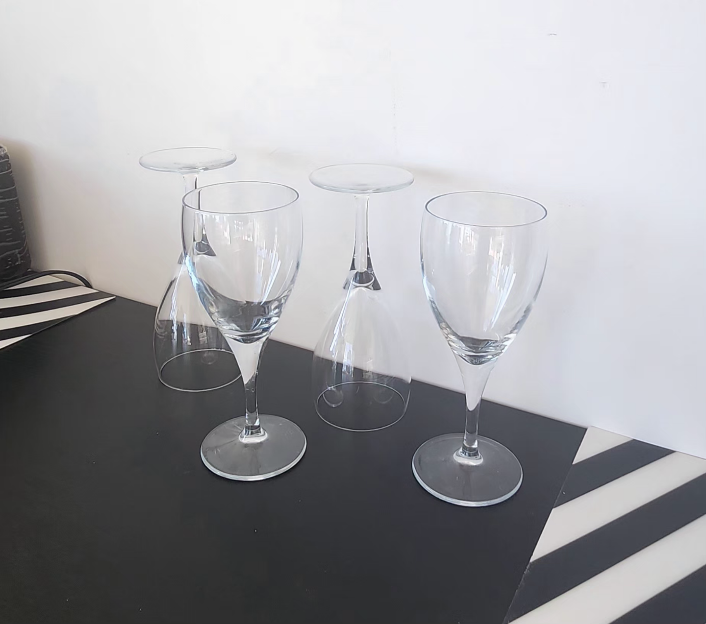 Set of Glasses:- Wine/Whiskey/Beer - photo 2