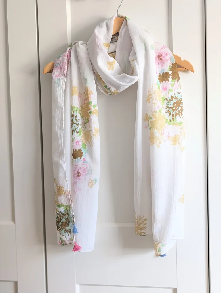 BN Floral Print Scarf with Tassels, 100% cotton image indicator(2)
