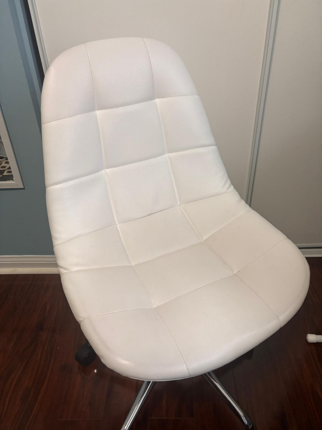 White PU Leather Office Chair - photo 2