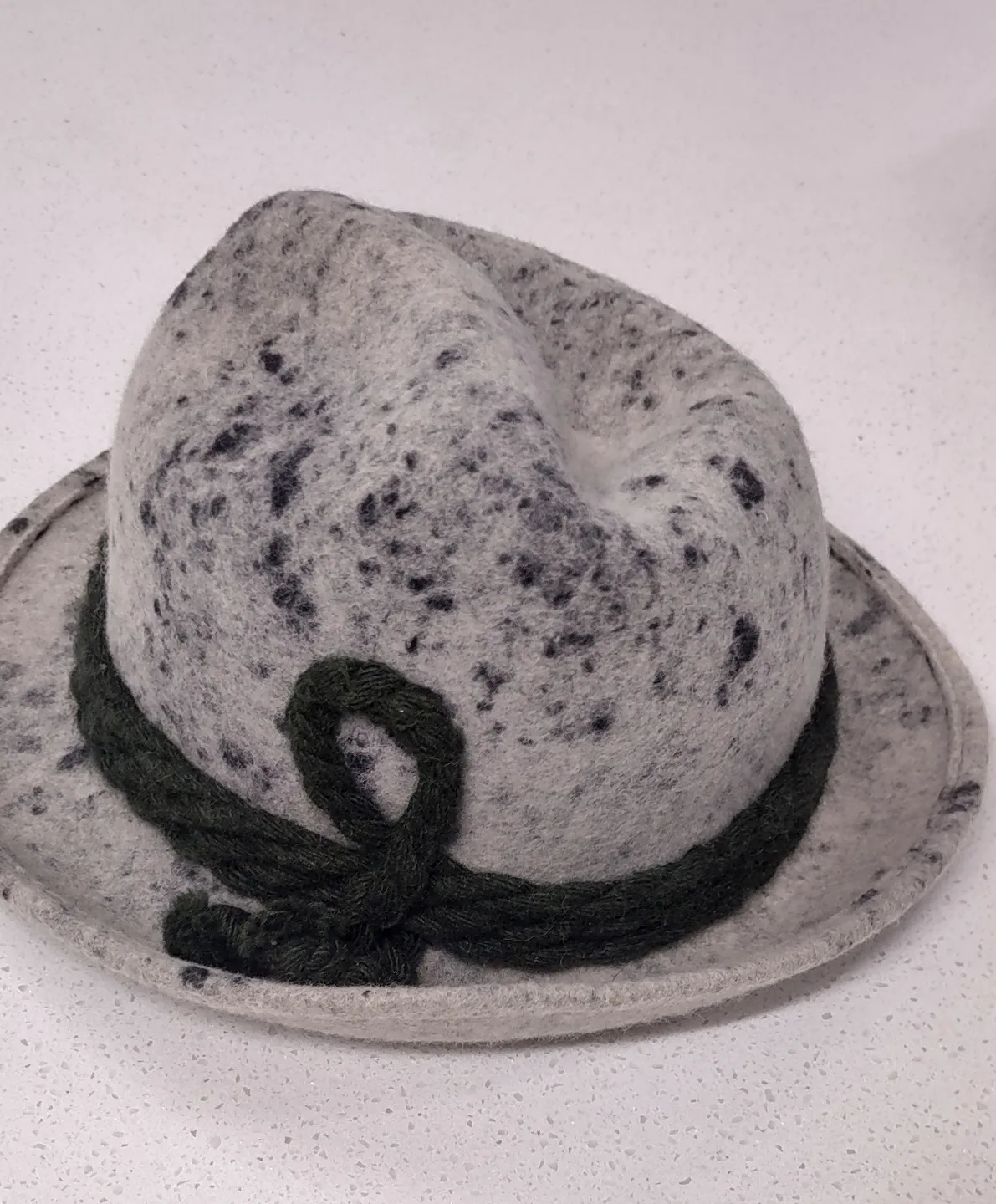 Tyrolean Hat with Feather, image indicator(2)
