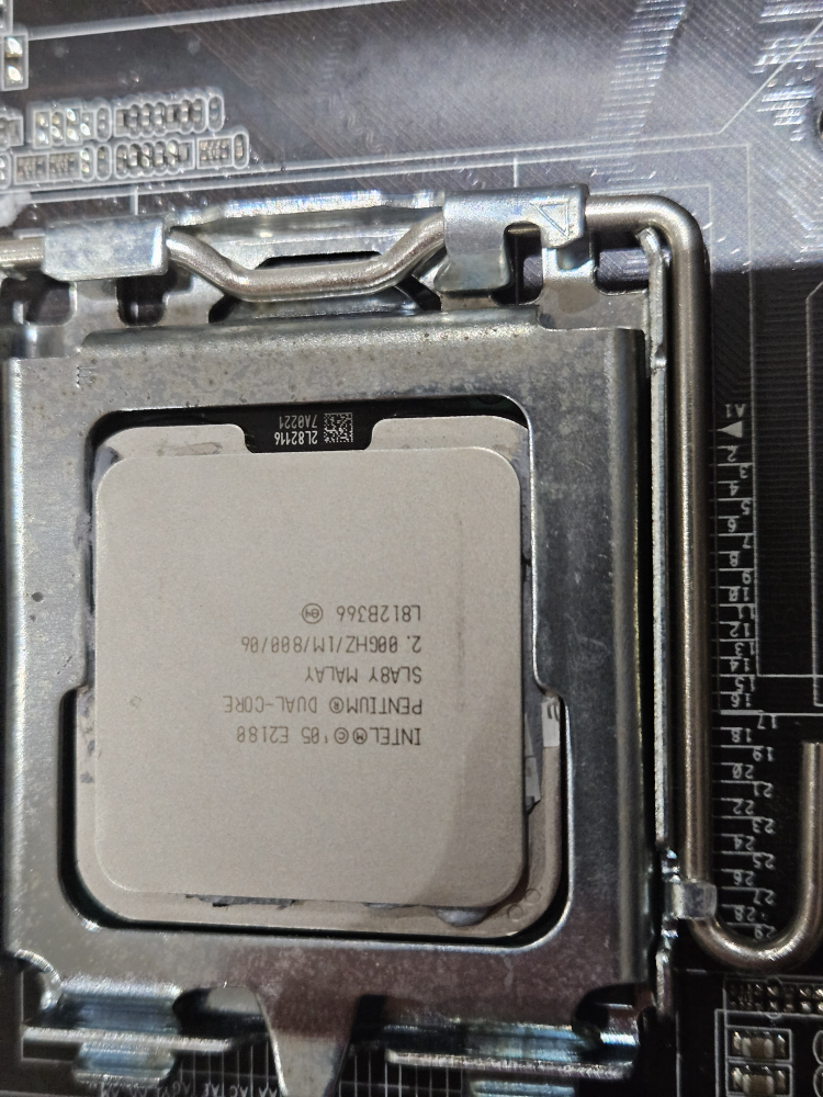 ASUS P5KPL-AM Motherboard + Intel Pentium E2180 + 2GB RAM - photo 3