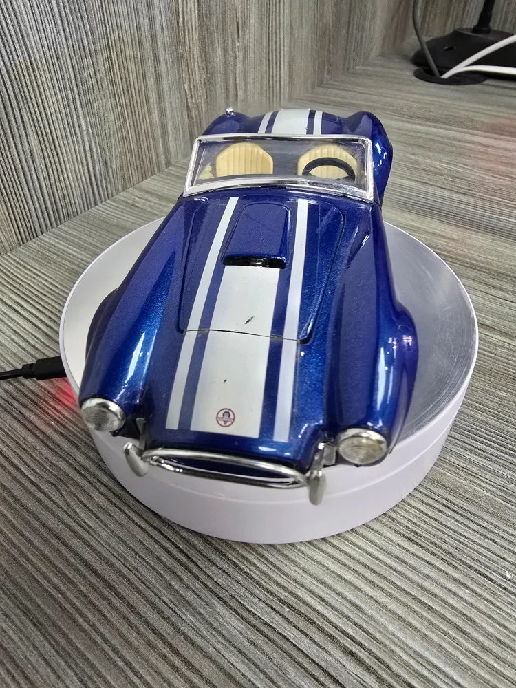 Collectible Shelby Cobra 427 diecast model car image indicator(2)
