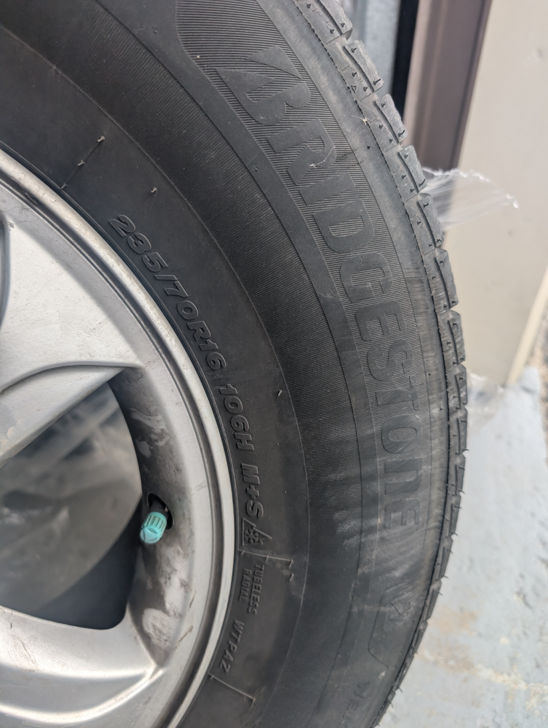 Bridgestone Blizzak WS80 Winter Tires on Hyundai Alloy Rims - photo 2