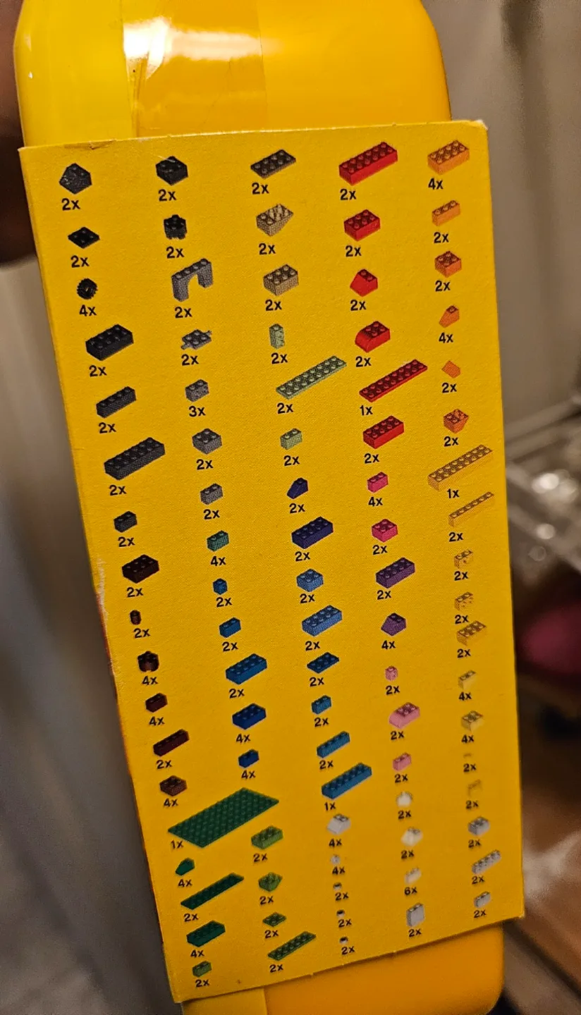 LEGO Classic Creative Suitcase 10713 image indicator(2)