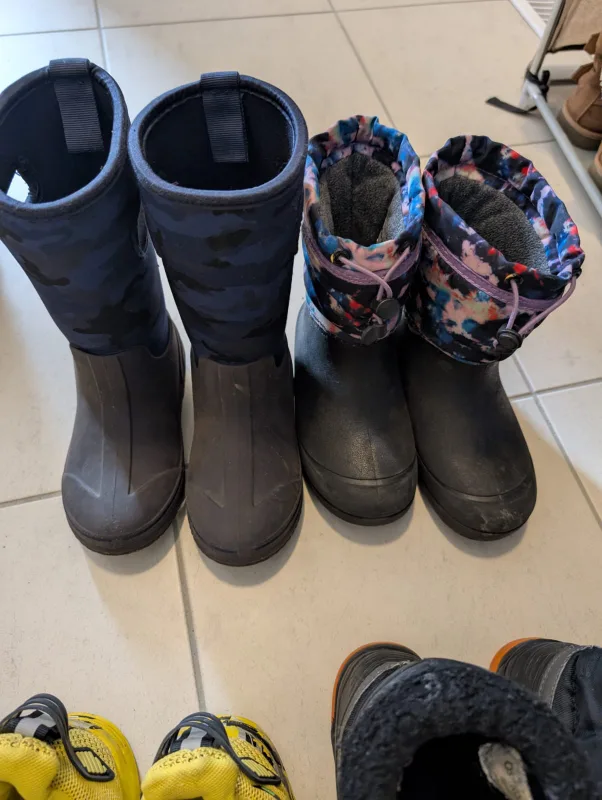 Assorted Boots - moving sale image indicator(3)