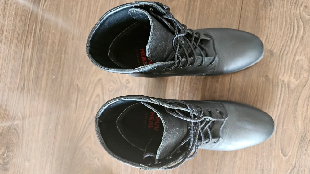 Timberland Women's Black Leather Boots - Size 8 image indicator(5)