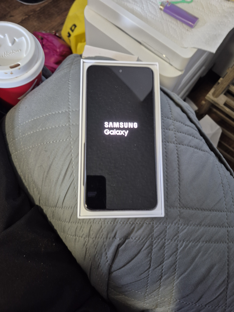 Samsung Galaxy S21 FE 5G - Like New - photo 2