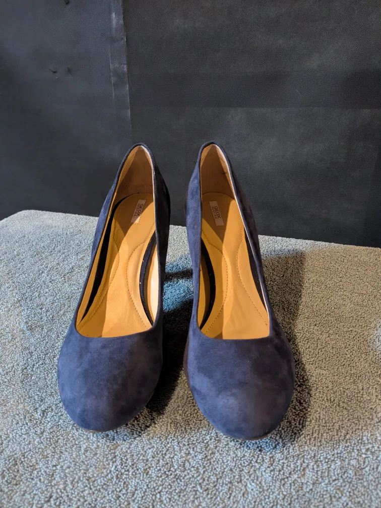 Navy Suede Heels geox respira, size 9 image indicator(2)