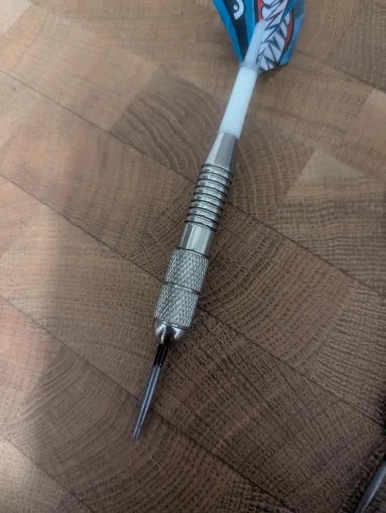 Dart Set with Case & Extra Components image indicator(2)