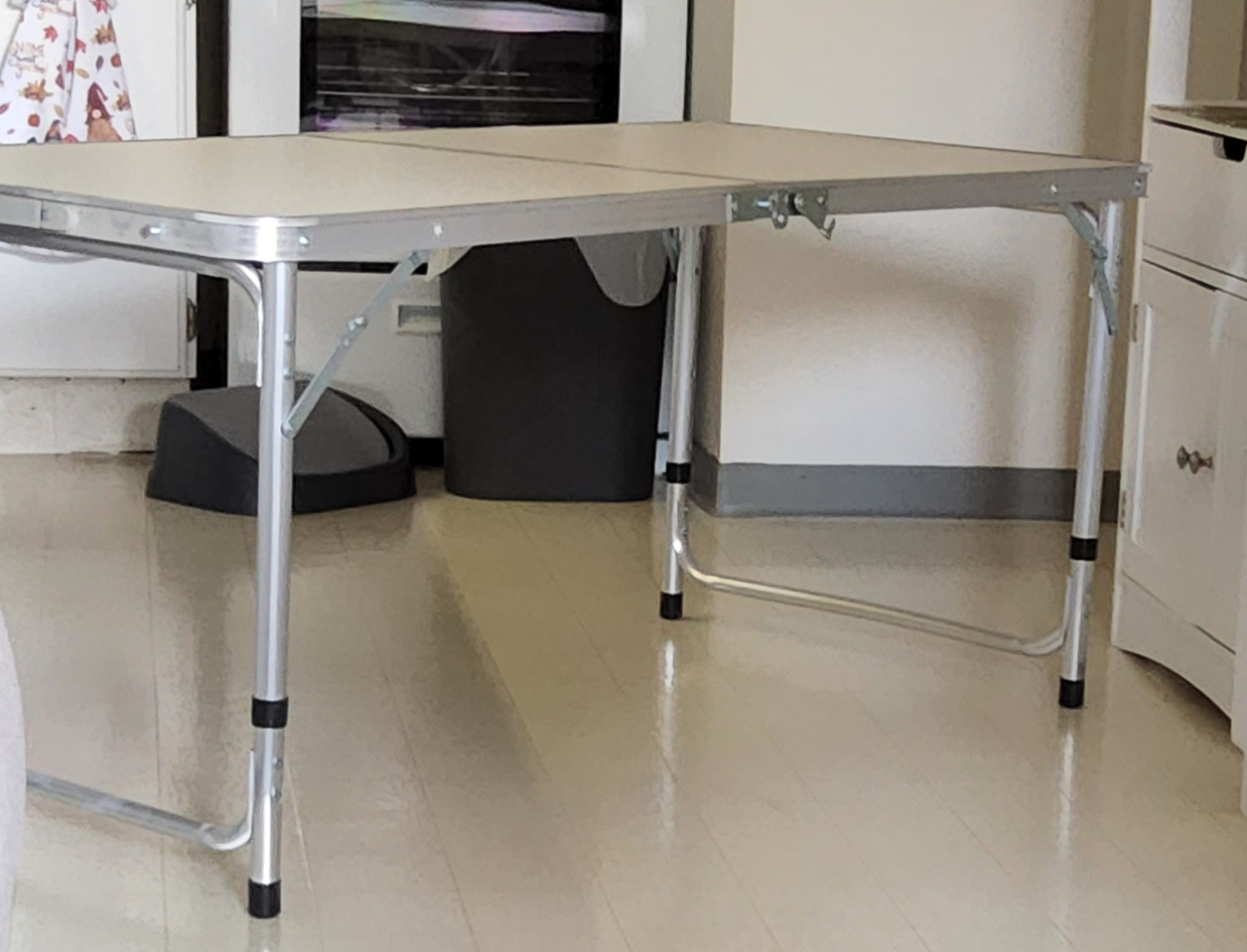 Foldable Table - Beige Top