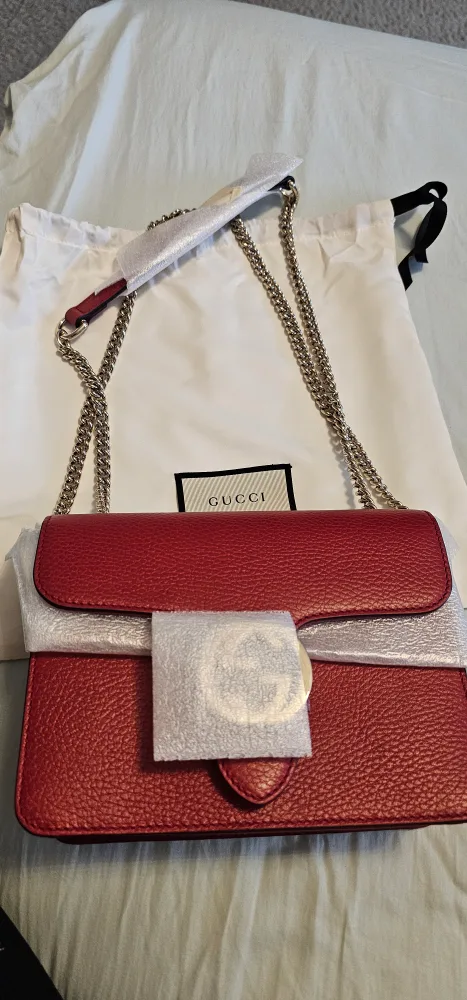 Gucci Red Leather Shoulder Bag image indicator(2)