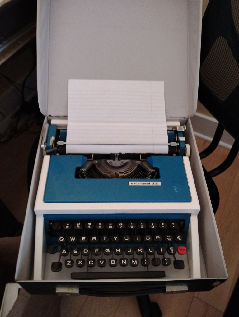 Vintage Underwood 315 Portable Typewriter