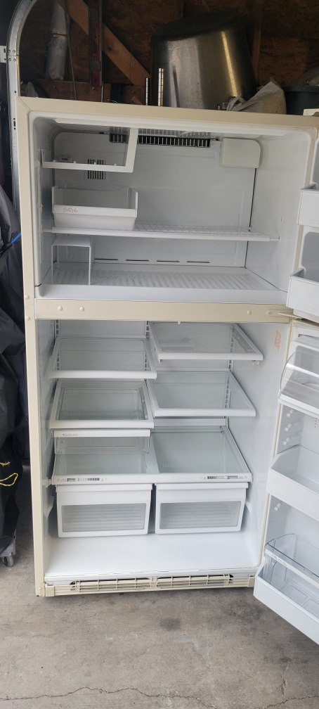 White Top Freezer Refrigerator - photo 2
