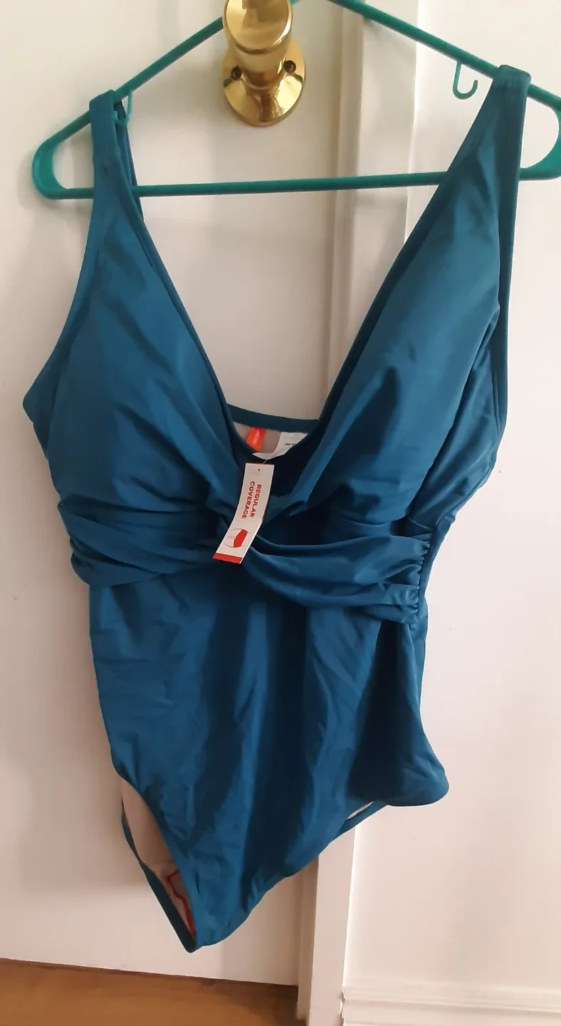 Women swimsuit thumbnail