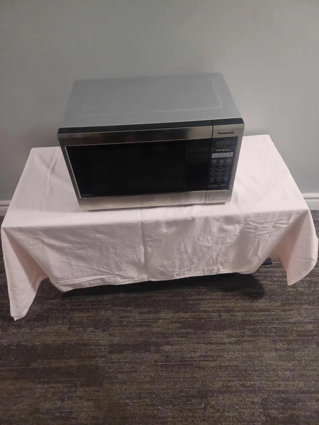 Panasonic 1200W countertop microwave thumbnail