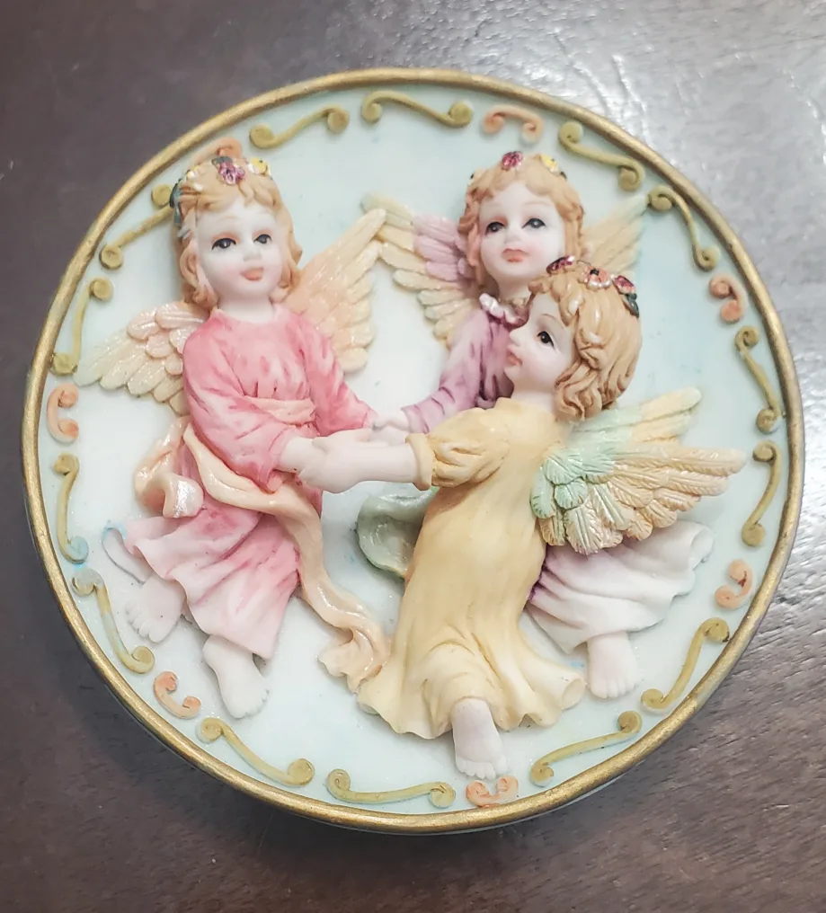 Three Cherubs Decorative Plate thumbnail