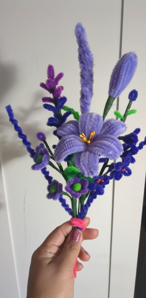 Pipe Cleaner Flower Bouquet