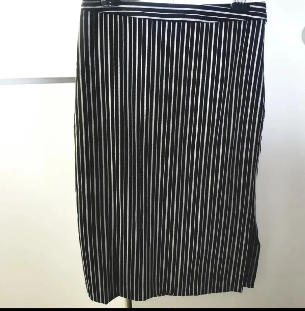 Banana Republic Bi-Stretch Stripe Pencil Skirt image indicator(8)