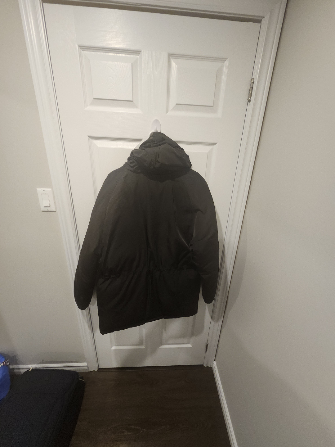 Black Winter Jacket Great condition - Size Medium - photo 2