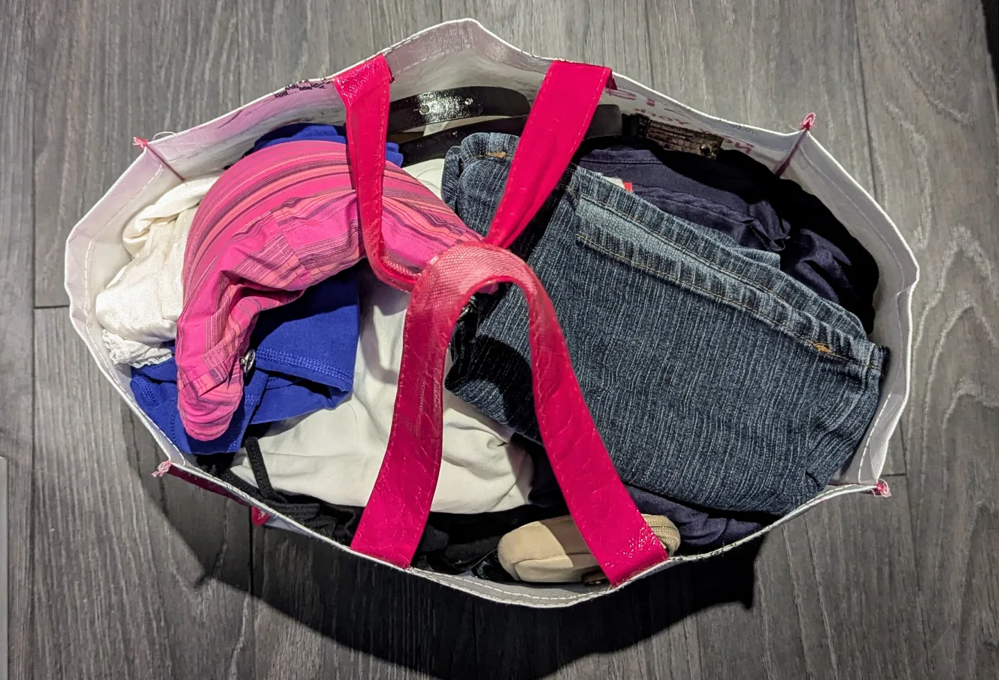 Bag of Clothes 💚 thumbnail