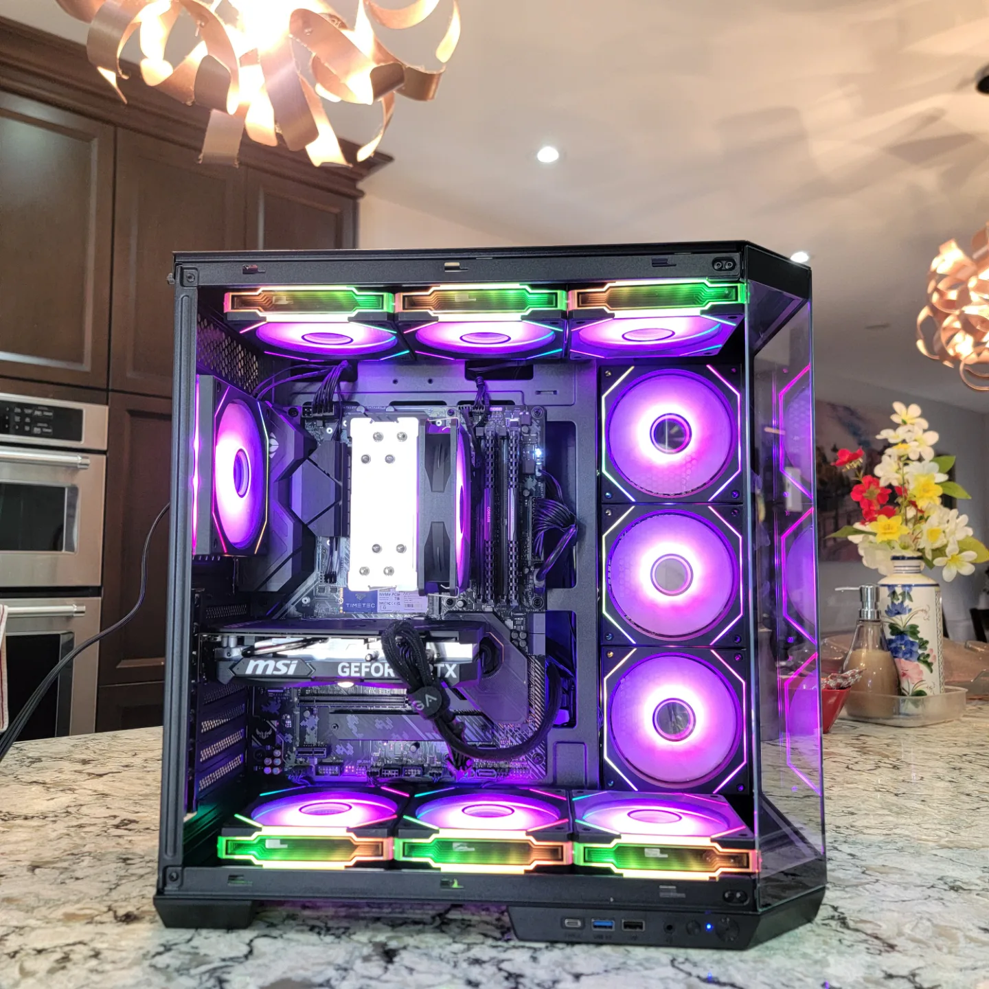 BRAND NEW - CUSTOM GAMING PC : Ryzen 7 5800x / RTX 4060 image indicator(4)