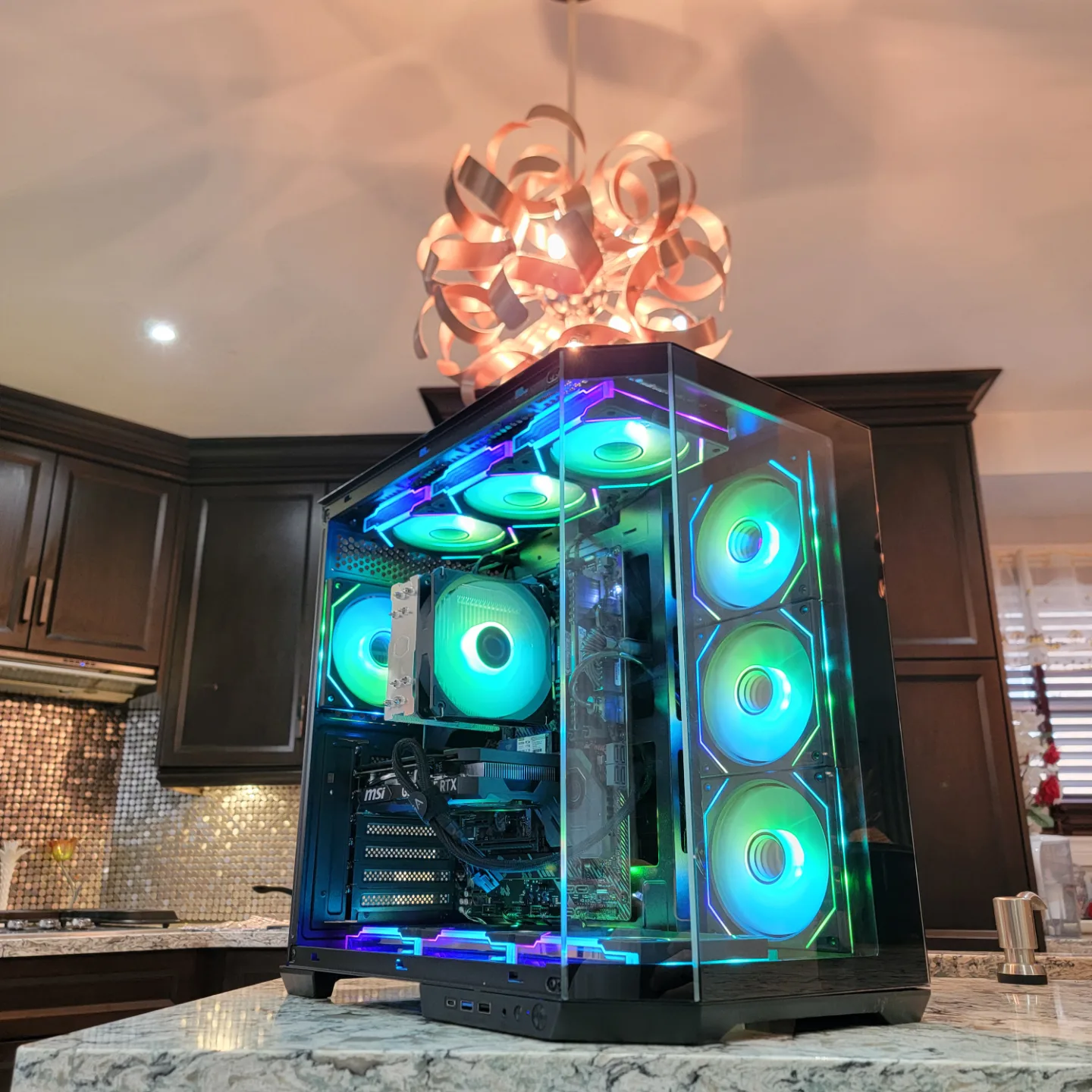 BRAND NEW - CUSTOM GAMING PC : Ryzen 7 5800x / RTX 4060 image indicator(8)