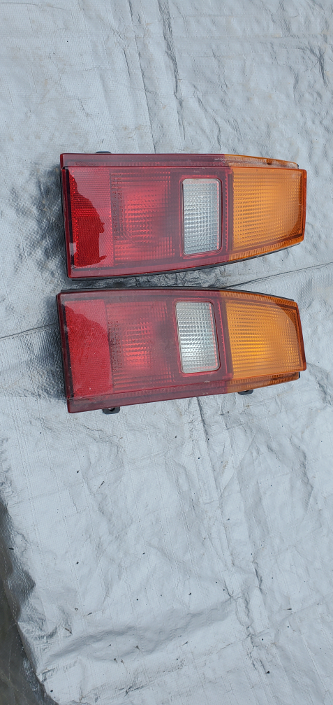 rear taillights for 97  Ford escape