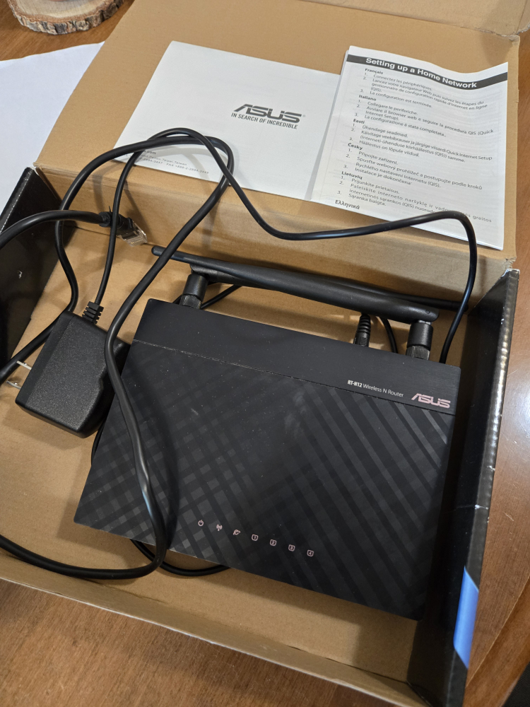 ASUS RT-N12 Wireless-N300 3-in-1 Router