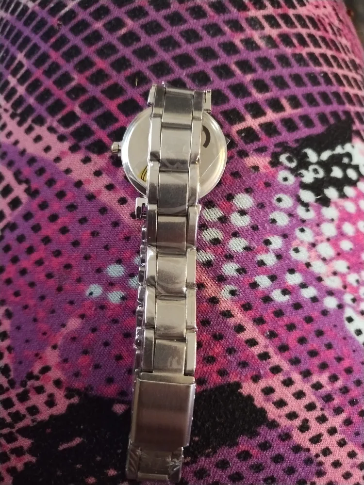 Women's Watch Bundle - Gold Tone Metal Band & Pink Leather Band image indicator(10)