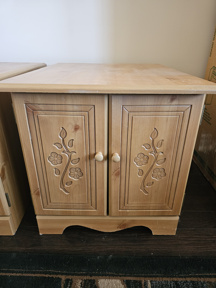 Pair of Wooden End Tables with Carved Detail - photo 2
