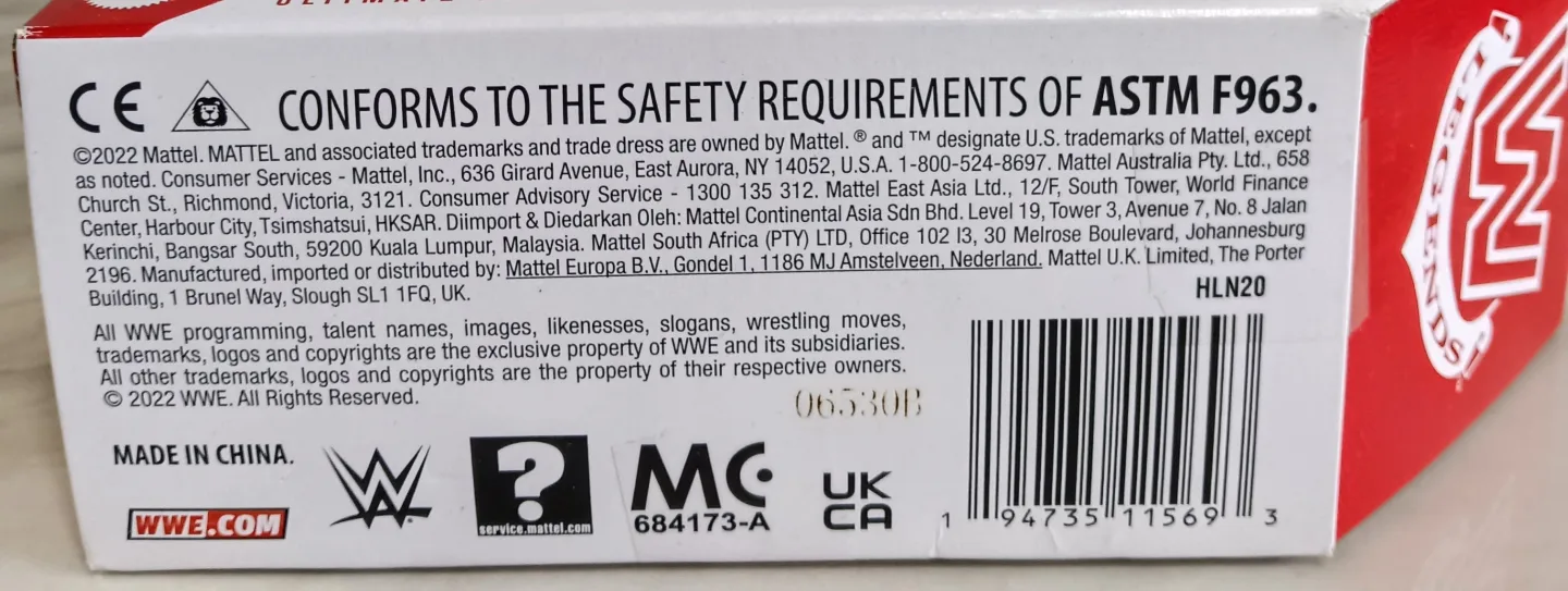 WWE Ultimate Edition Bret "Hit Man" Hart Action Figure image indicator(6)