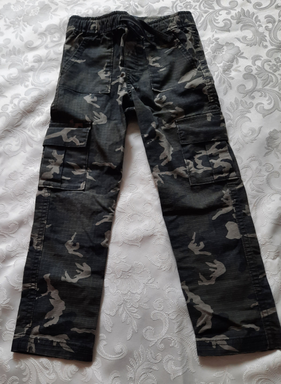 4 Pcs Boy's Camo Cargo Shorts, Pants, T-Shirt & Water Shoes - photo 3